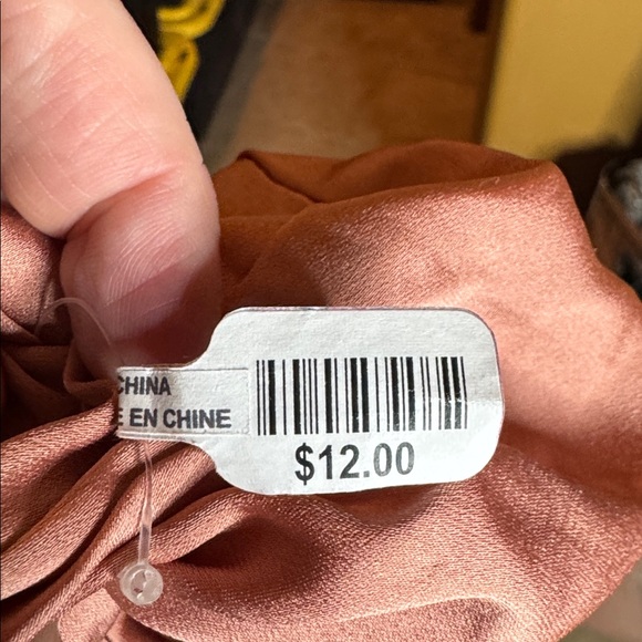 NWT Rose Pink Extra Large Satin Scrunchie - Picture 3 of 5